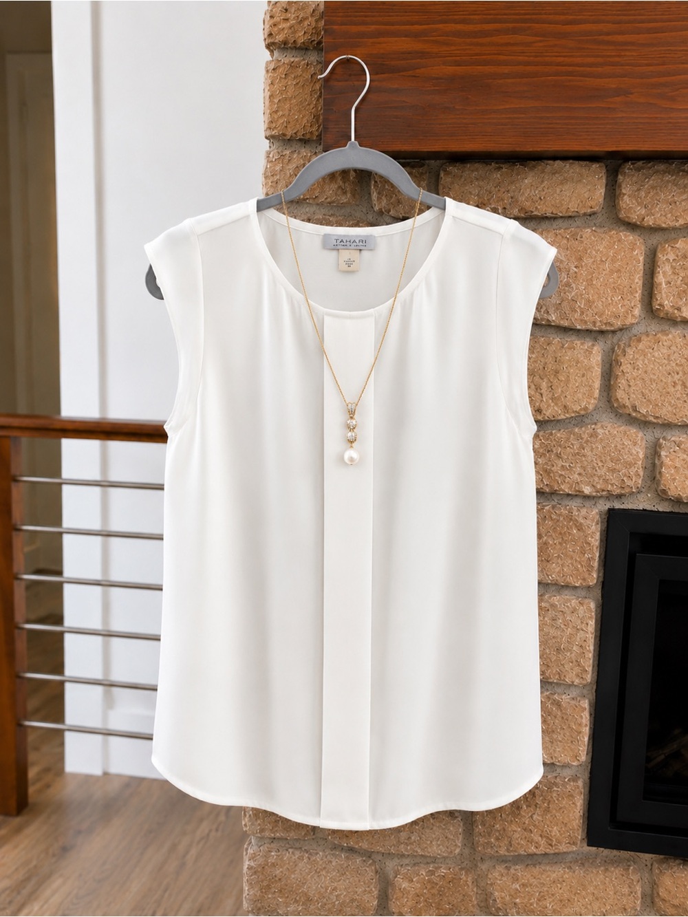 Tahari Arthur S Levine White Sleeveless Blouse Medium Ivory